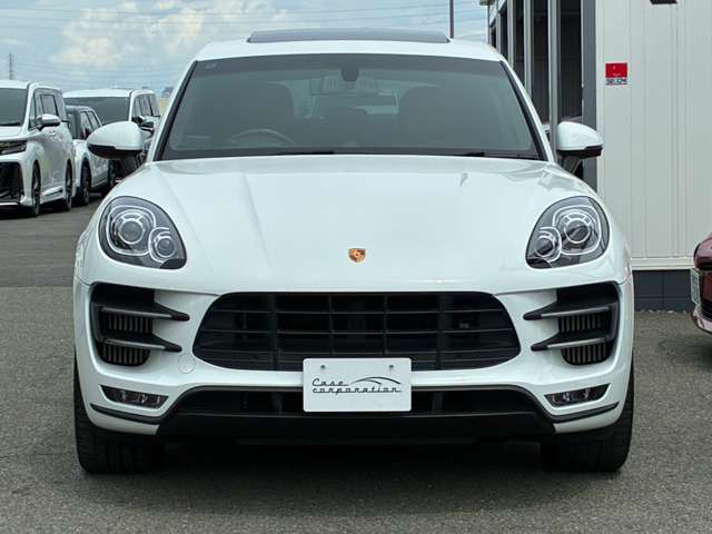 Porsche Macan 8