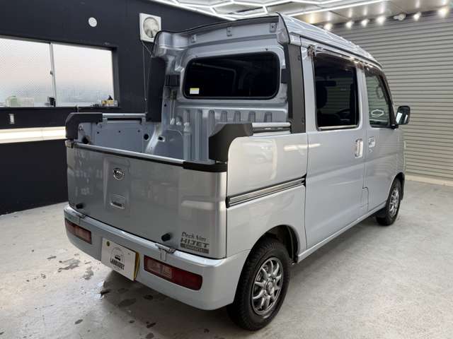 Daihatsu Hijet Deck Van 10