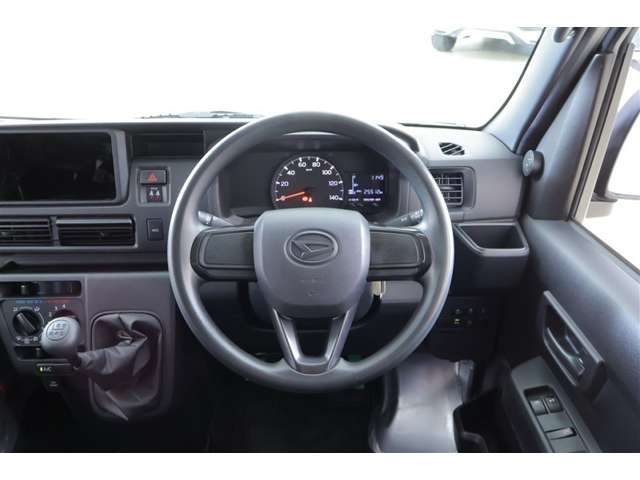 Daihatsu Hijet Deck Van 11