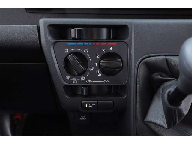 Daihatsu Hijet Deck Van 7