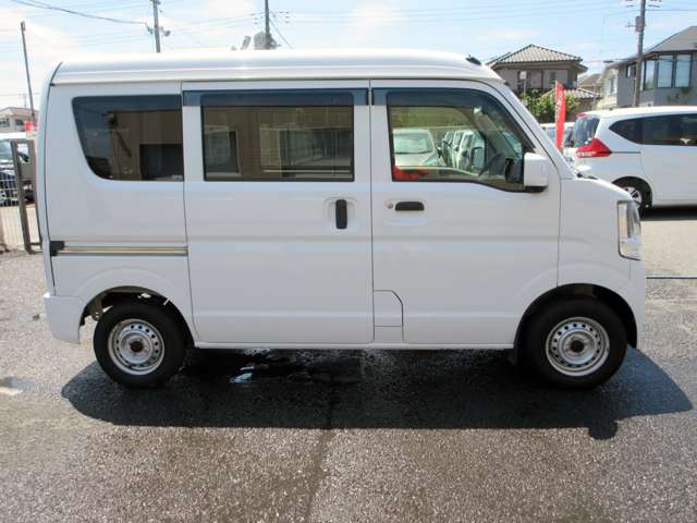 Mitsubishi Minicab Van 12