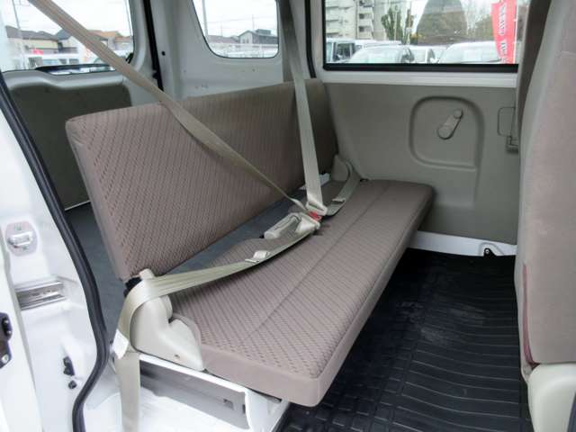 Mitsubishi Minicab Van 9