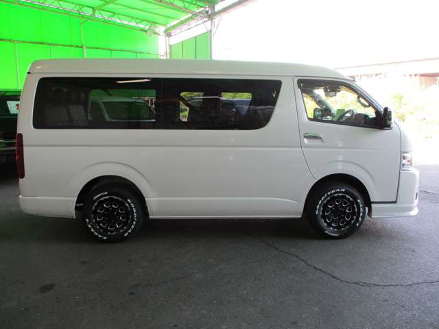 Toyota Hiace 5