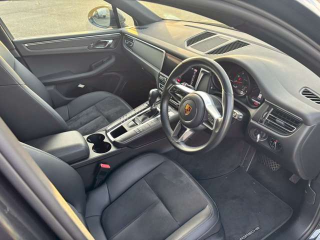 Porsche Macan 11