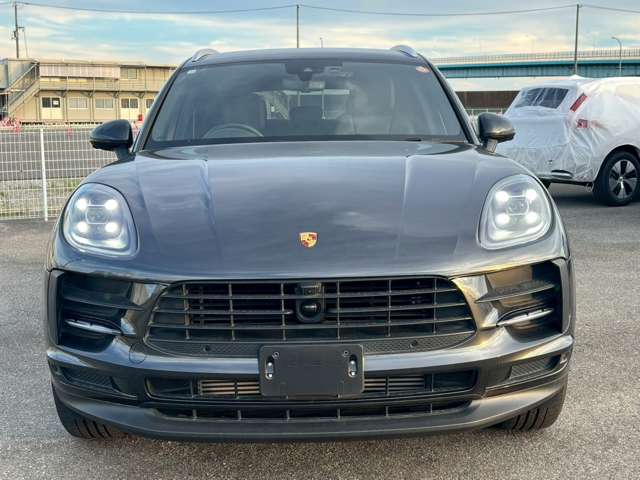 Porsche Macan 2