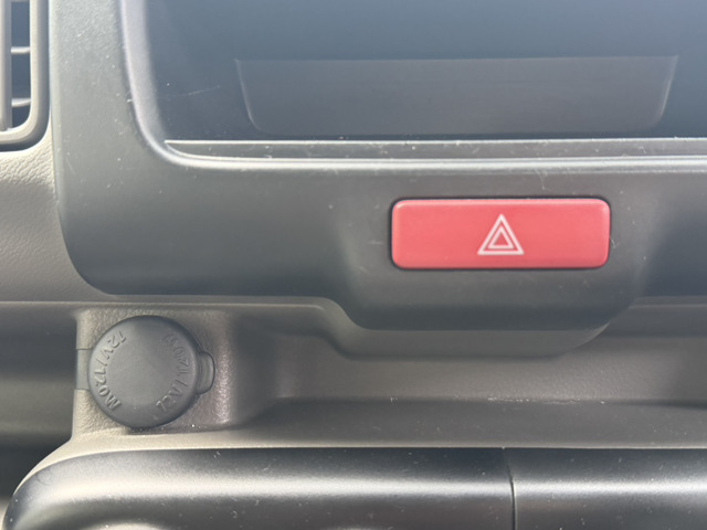 Nissan NV100 Clipper 7