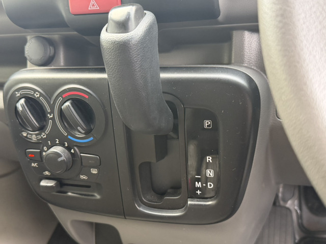 Nissan NV100 Clipper 10