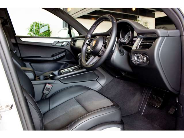Porsche Macan 12