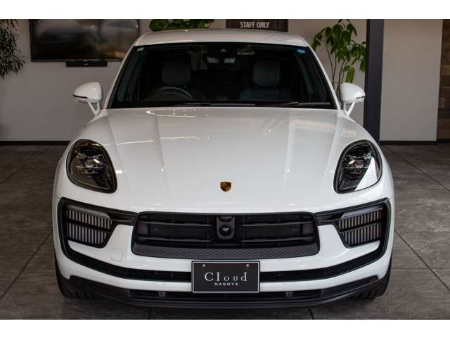 Porsche Macan 4
