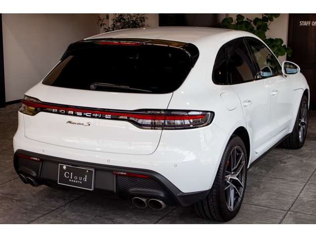 Porsche Macan 8