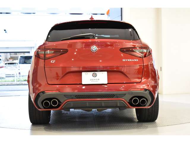 Alfa Romeo Stelvio 6