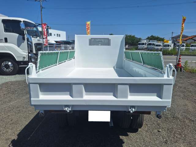 Mitsubishi Fuso Canter 9