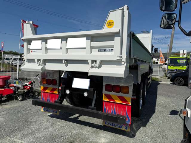 Isuzu Giga 5