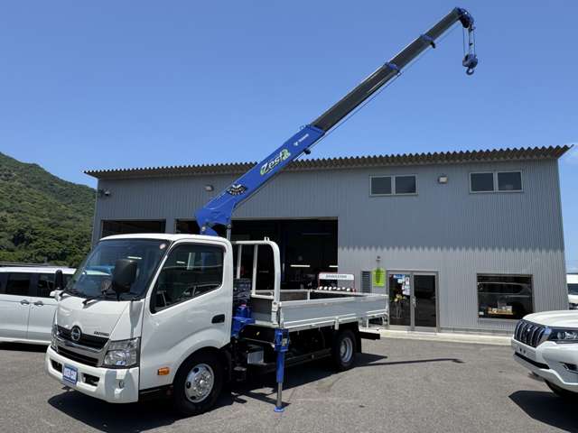 Hino Dutro 4