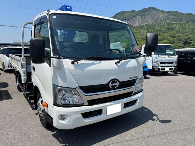 Hino Dutro 6