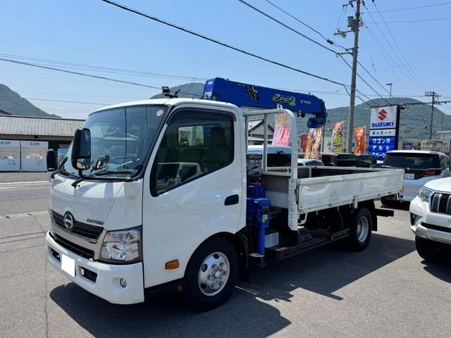 Hino Dutro 9