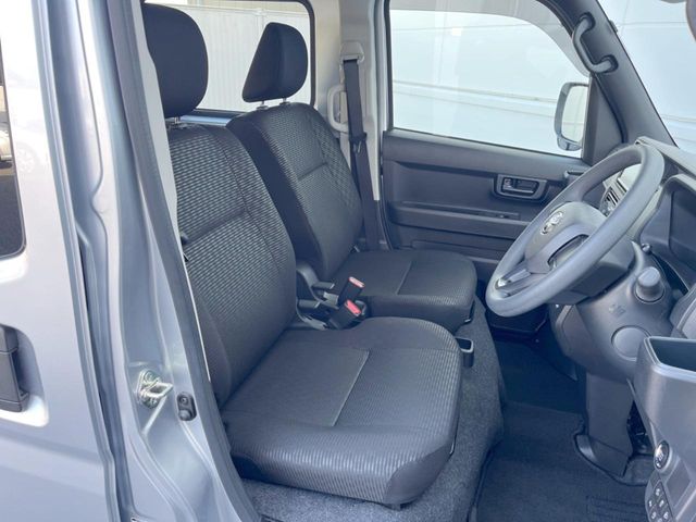 Toyota Pixis Van 8