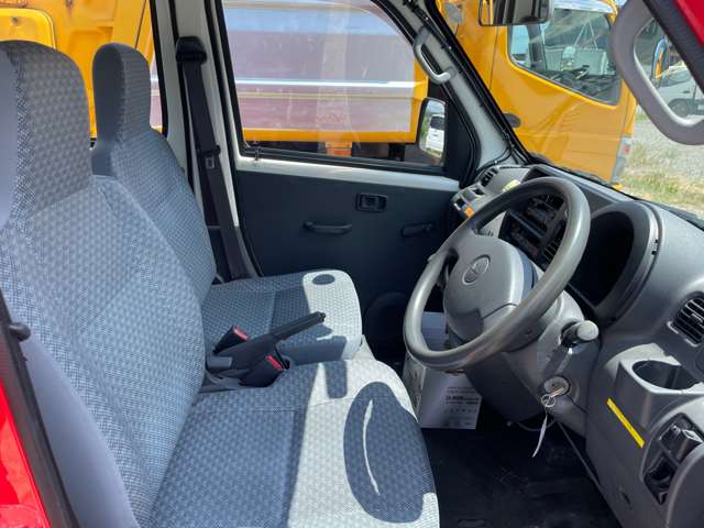 Daihatsu Hijet Cargo 12