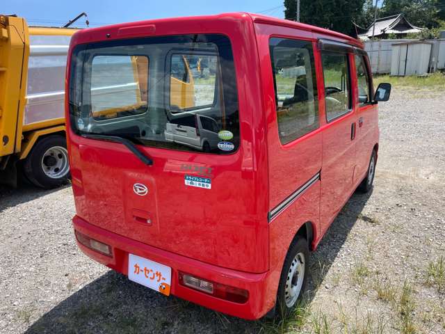 Daihatsu Hijet Cargo 4