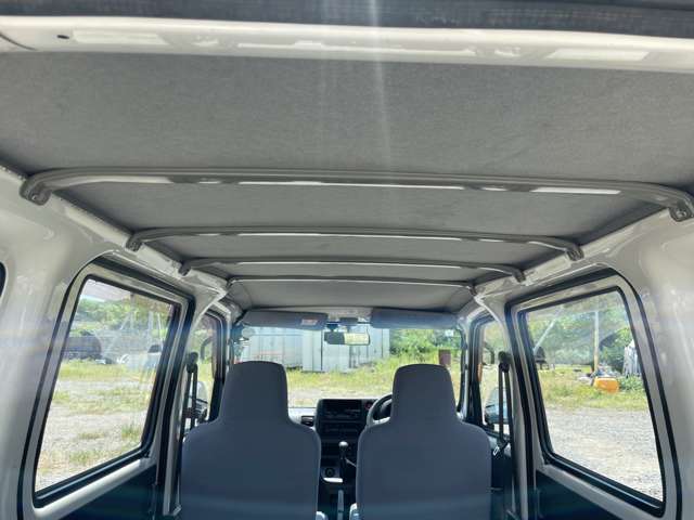 Daihatsu Hijet Cargo 10