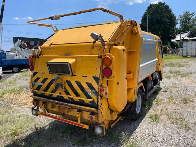 Mitsubishi Fuso Canter 4