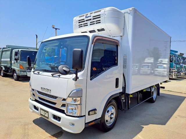 Isuzu Elf 3