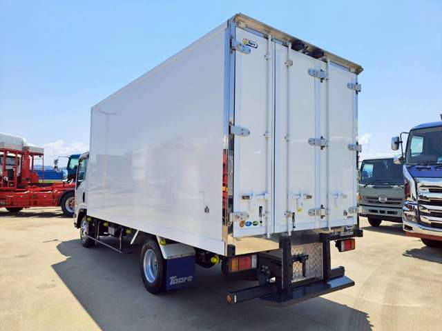 Isuzu Elf 6
