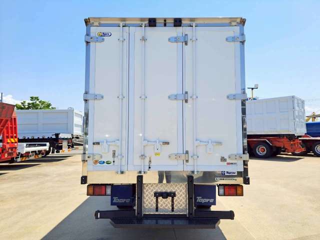 Isuzu Elf 7