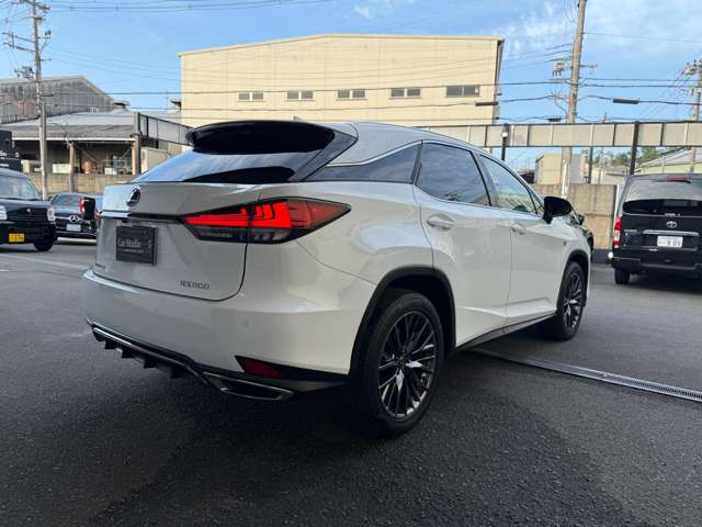 Lexus RX 9