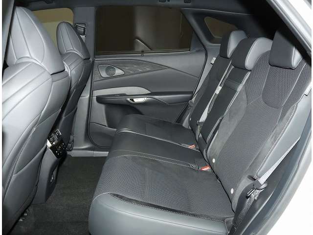 Lexus RX 7