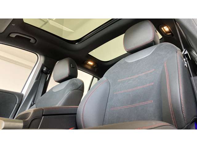 Mercedes-Benz EQB 11