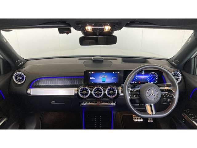 Mercedes-Benz EQB 7