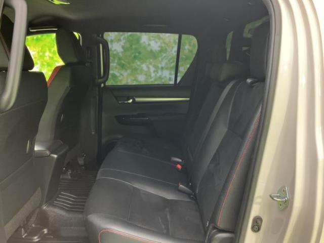 Toyota Hilux 9