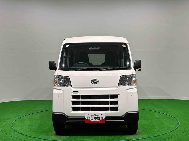 Daihatsu Hijet Cargo 6