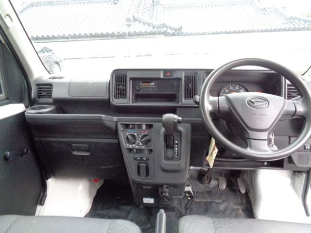 Daihatsu Hijet Cargo 11