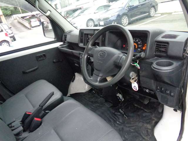 Daihatsu Hijet Cargo 12
