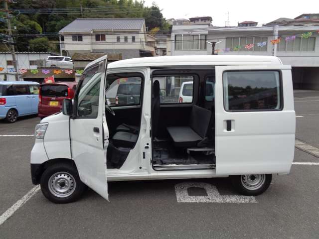 Daihatsu Hijet Cargo 4