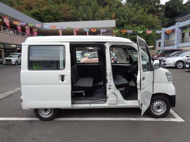 Daihatsu Hijet Cargo 5