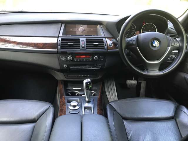 BMW X5 8