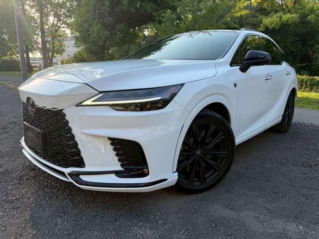 Lexus RX 9