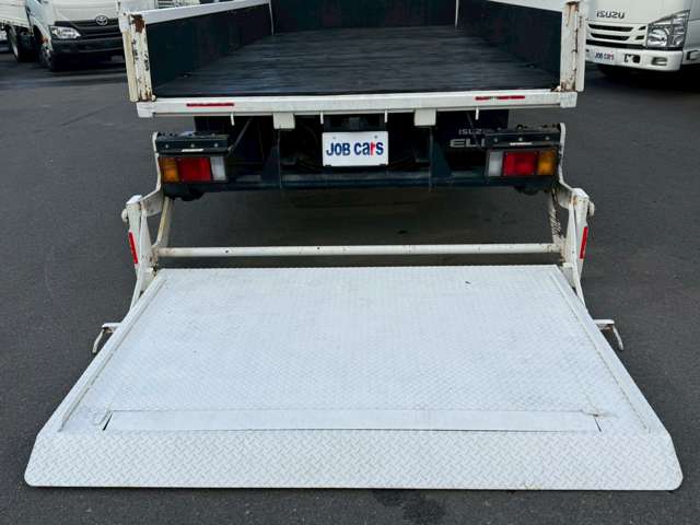 Isuzu Elf 3