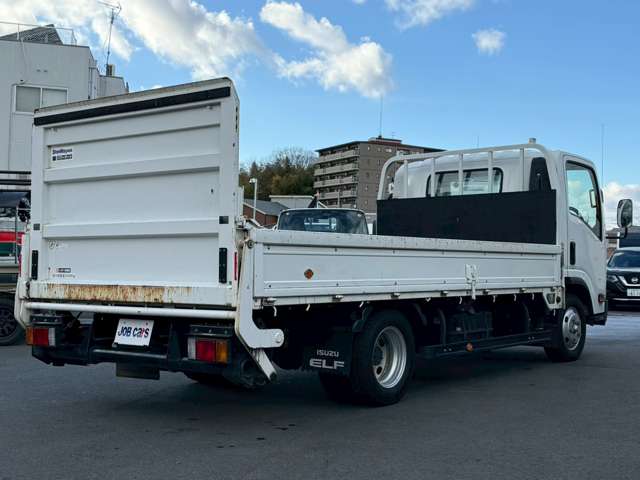 Isuzu Elf 6