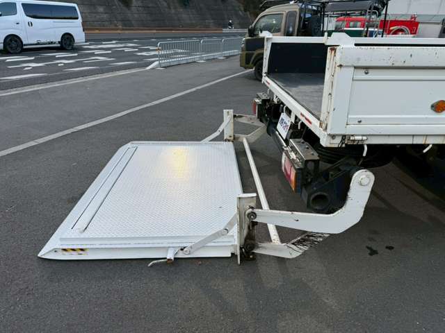 Isuzu Elf 7