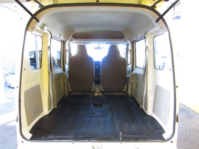 Nissan NV100 Clipper 10