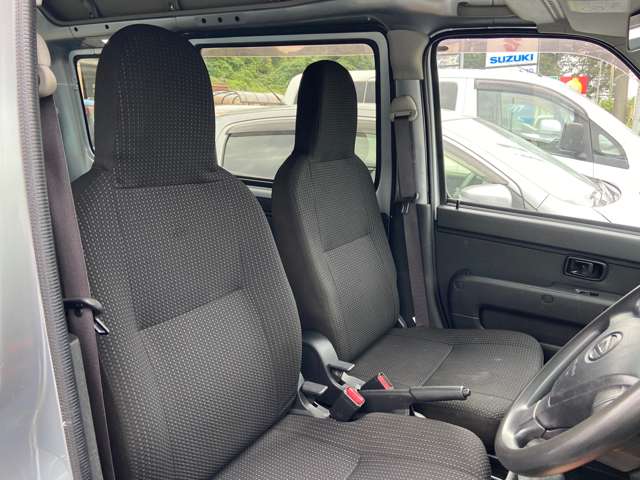 Daihatsu Hijet Cargo 11