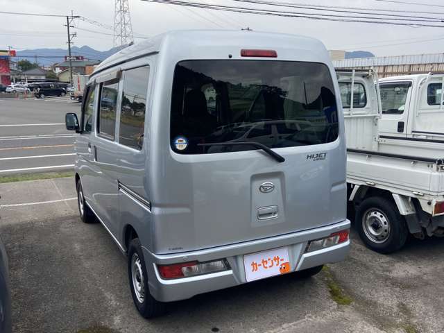 Daihatsu Hijet Cargo 8
