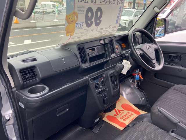 Daihatsu Hijet Cargo 10