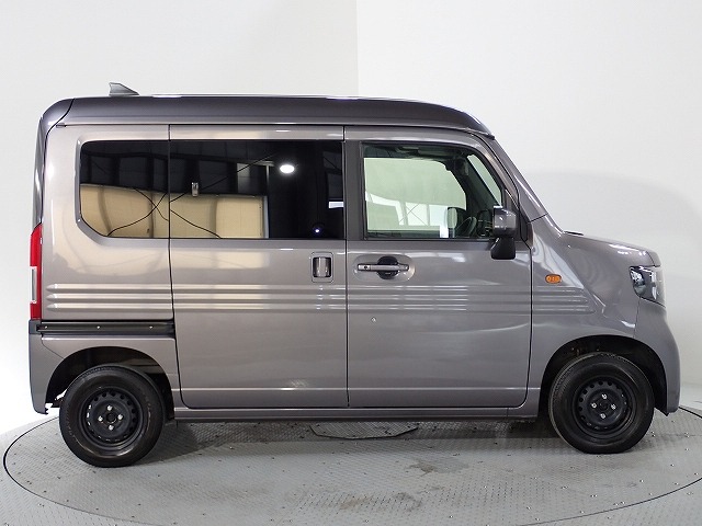 Honda N-VAN 8