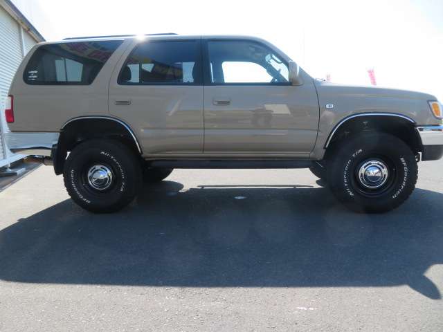 Toyota Hilux Surf 6