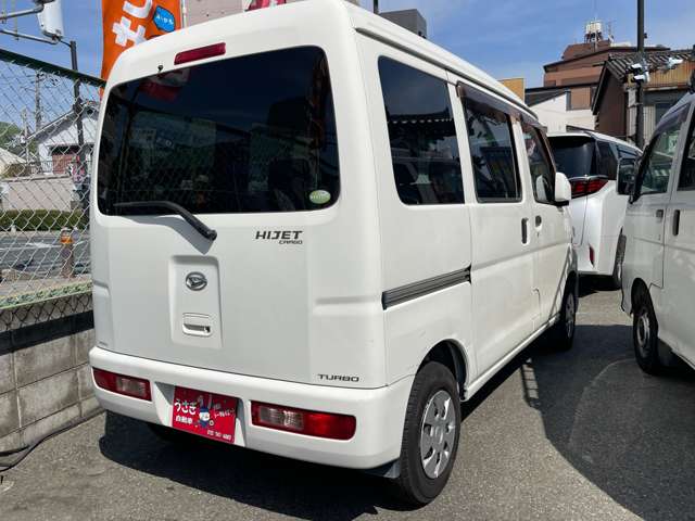 Daihatsu Hijet Cargo 8